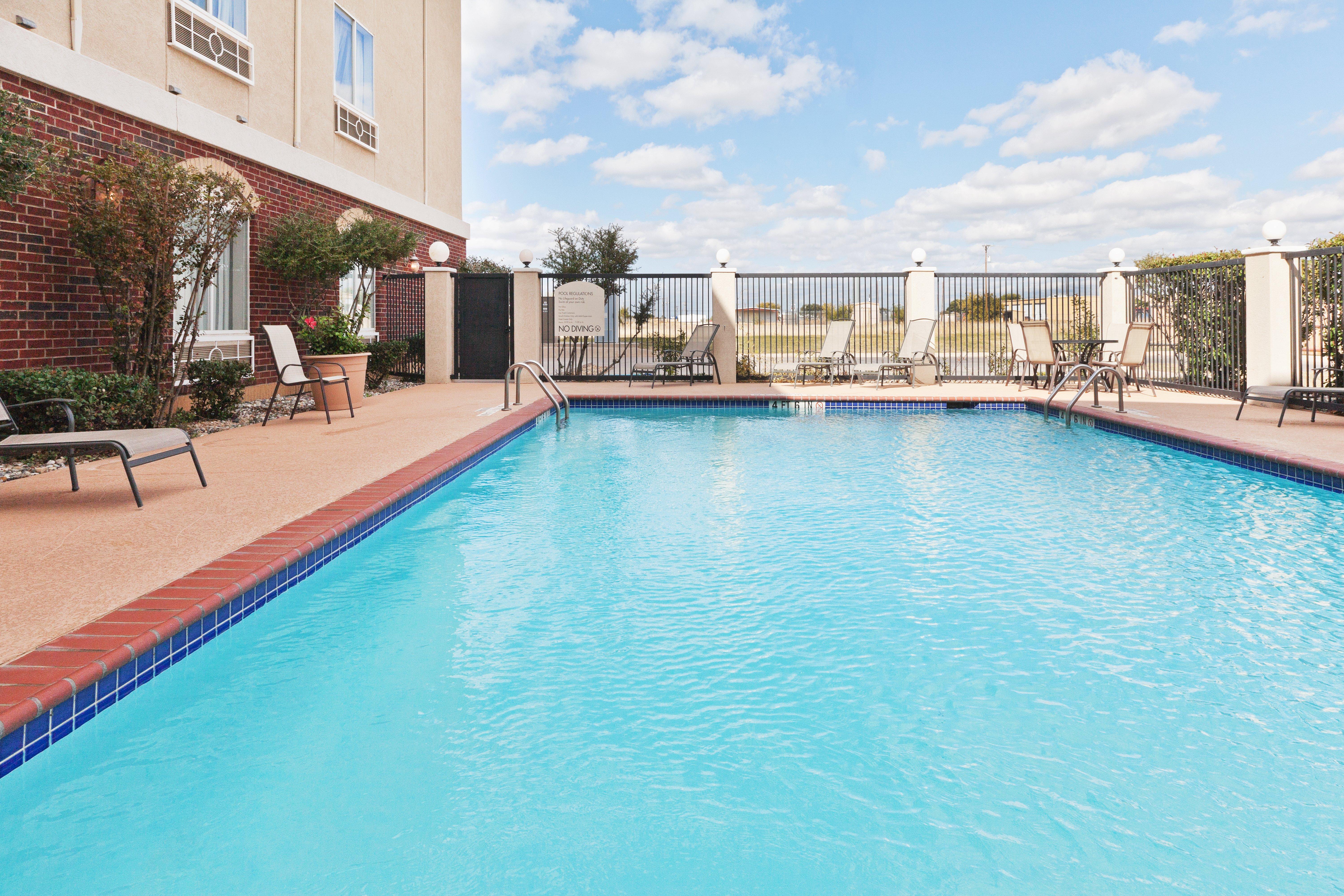 Holiday Inn Express Hotel And Suites Abilene By Ihg Exterior photo