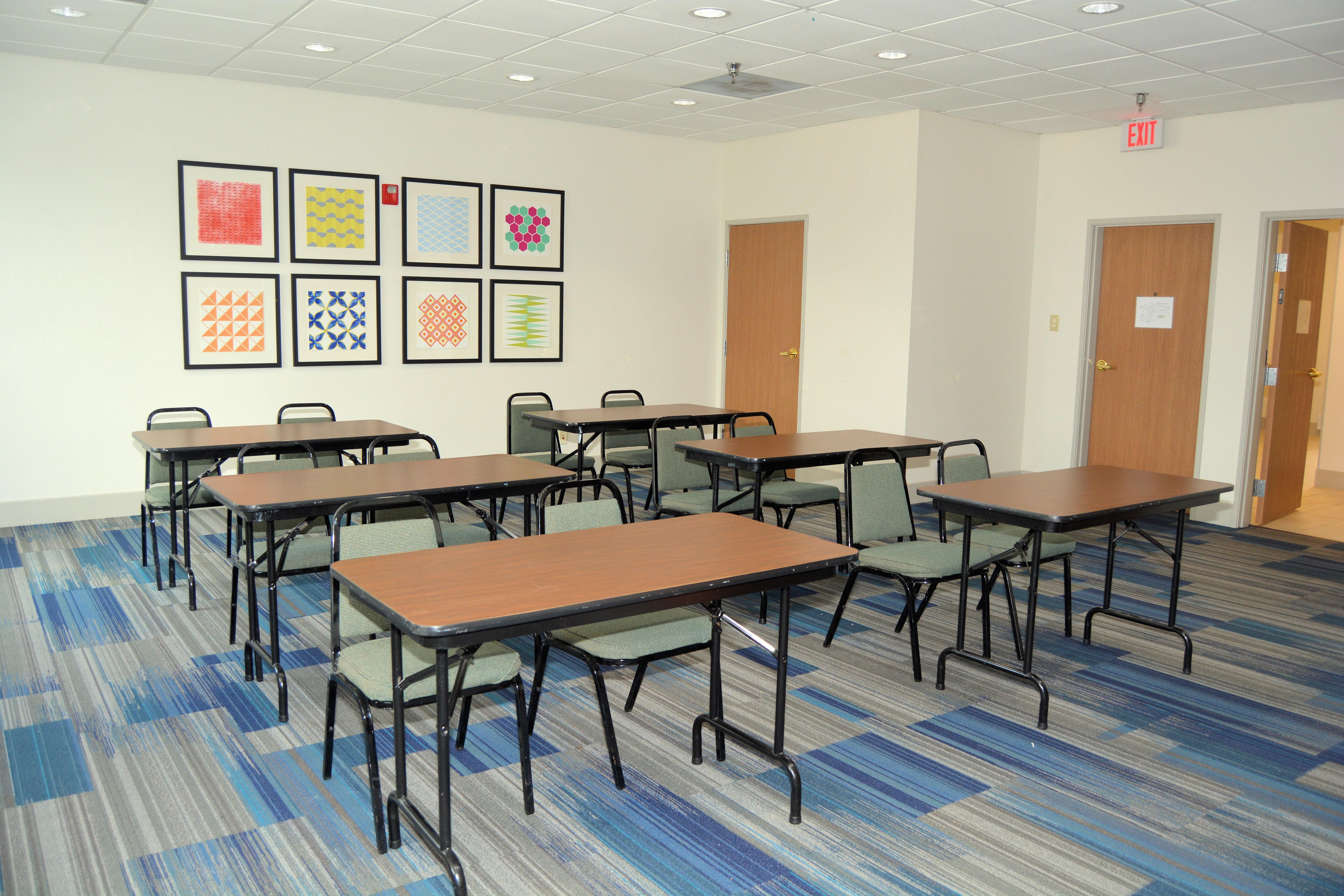 Holiday Inn Express Hotel And Suites Abilene By Ihg Exterior photo