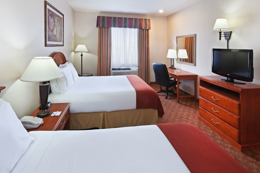 Holiday Inn Express Hotel And Suites Abilene By Ihg Room photo
