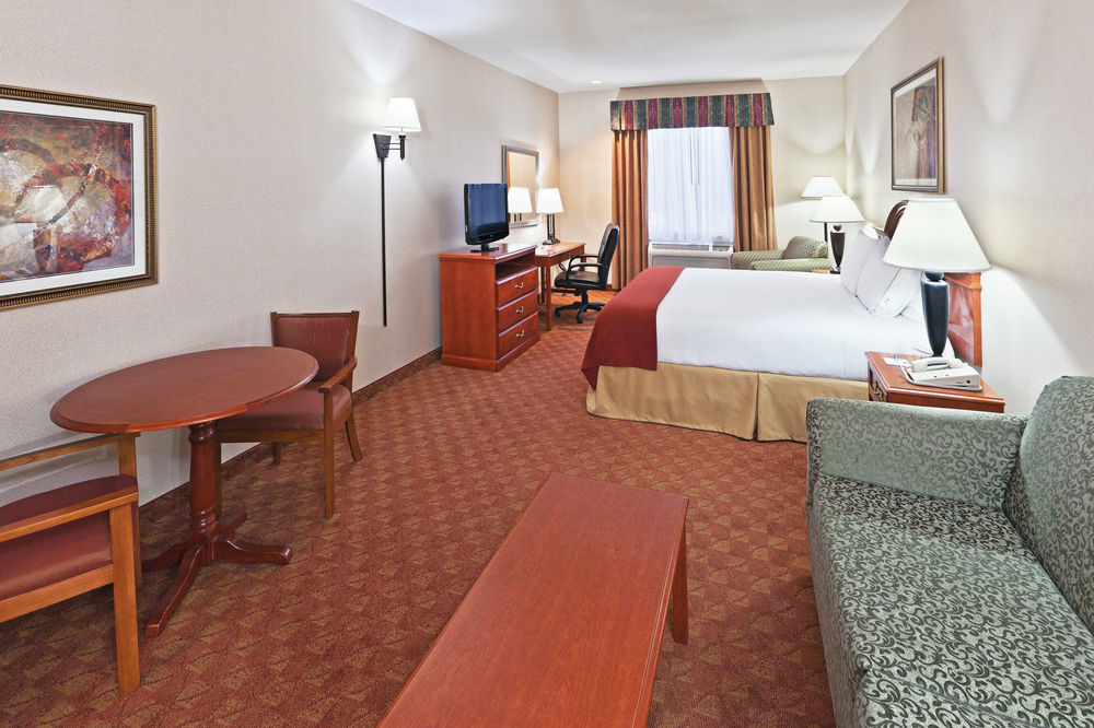 Holiday Inn Express Hotel And Suites Abilene By Ihg Room photo
