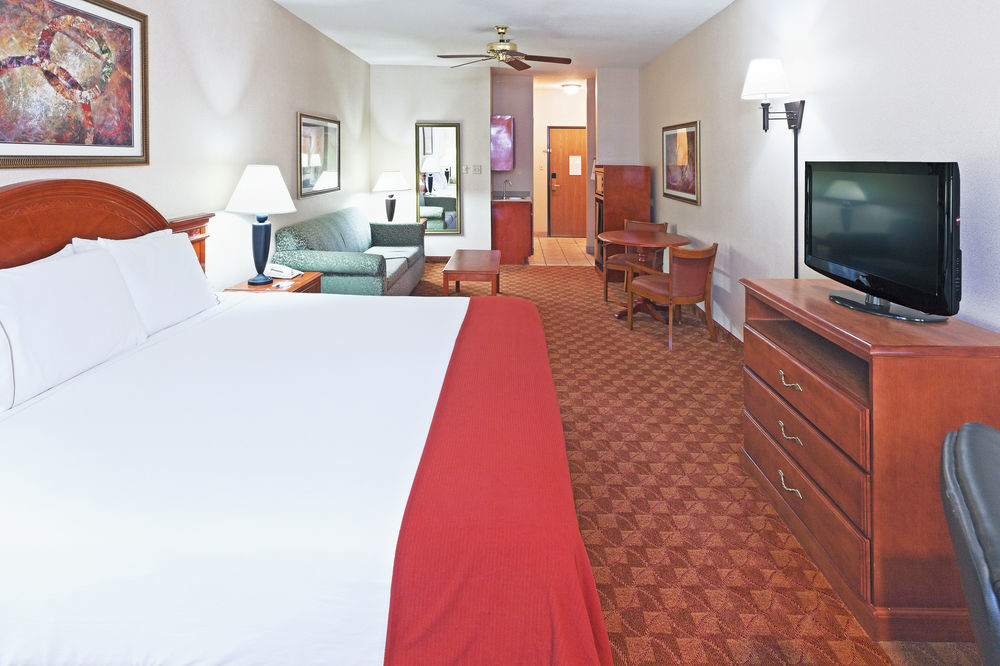 Holiday Inn Express Hotel And Suites Abilene By Ihg Room photo